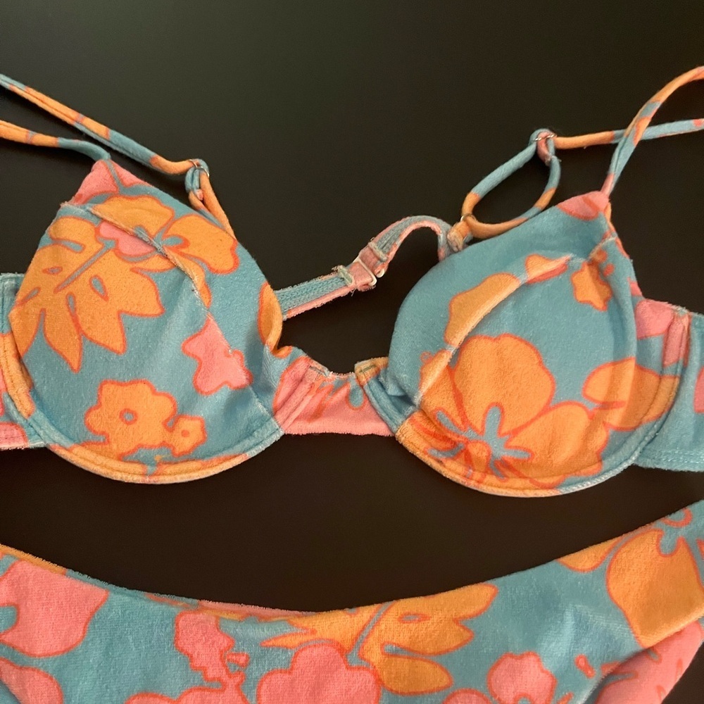 Aurelle Floral Bikini women’s size large - Picture 4 of 4